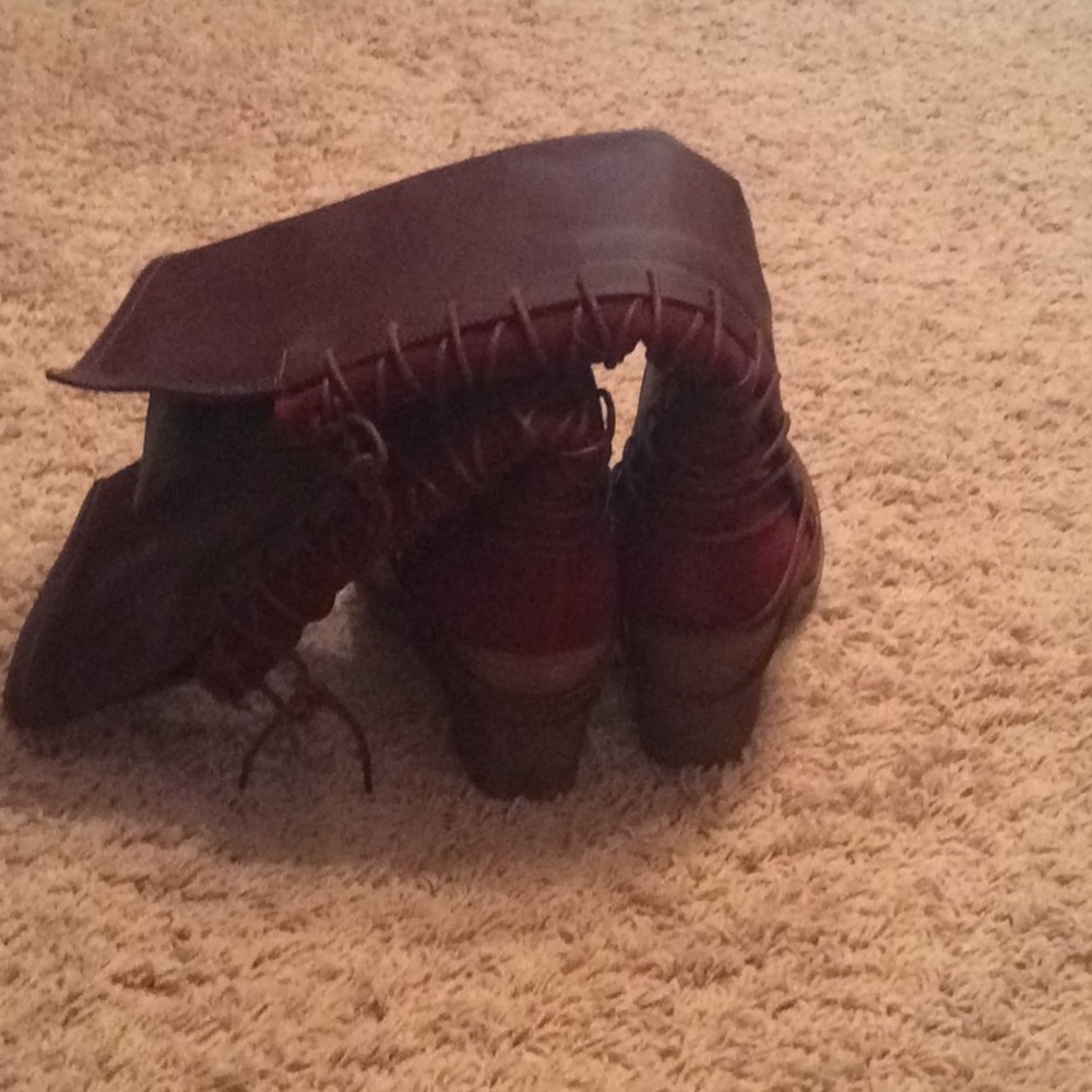 Boots - Picture 2 of 3